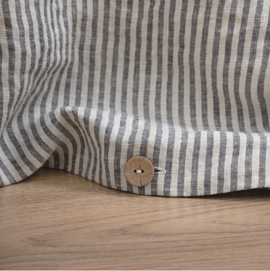 Kellëfi Jorgani - Thin Black Stripes + 2 këllëf jastëku dhuratë