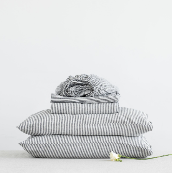 Set Çarçafësh - Thin Black Stripes