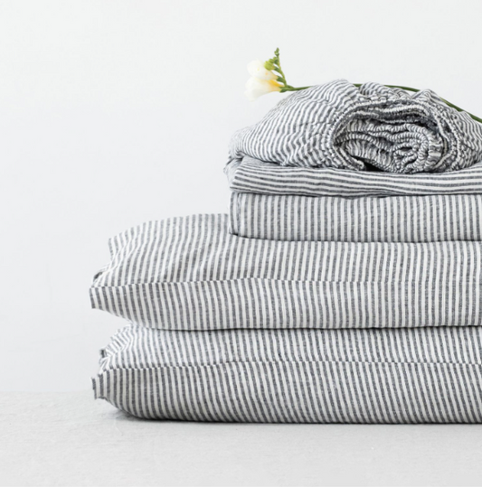 Set Çarçafësh - Thin Black Stripes