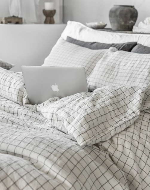 Set Hotelieri Premium – 100% Liri me Kuadrate Gri të Errët (Stone-Washed)